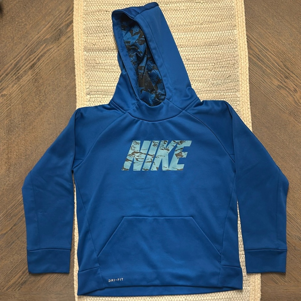 Nike dri-fit royal blue sweatshirt boys sizes size 7 (6-7 years old)